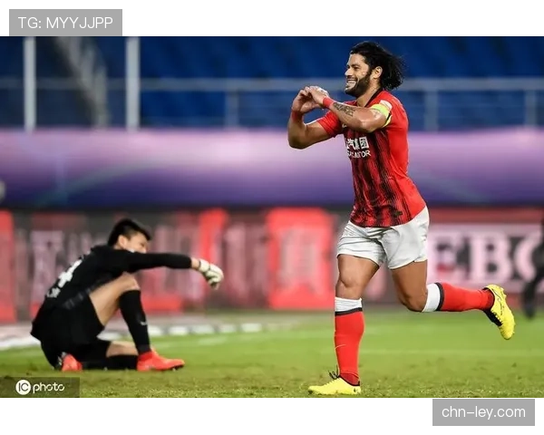 里昂1-0南特，制胜球源自第89分钟左路低平球传中，前锋抢前点得手